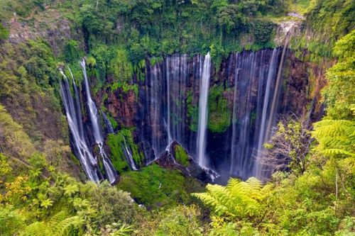 Cảnh đẹp như cổ tích ở thác nước đẹp nhất Indonesia