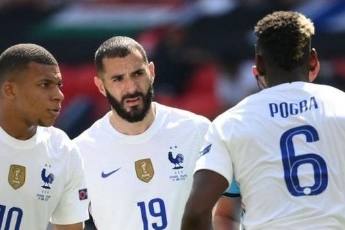 Chuyển nhượng cầu thủ: Real Madrid thuyết phục Pogba gia nhập; Barca bán Luuk De Jong; Ronaldo ủng hộ Solskjaer ở lại Man Utd
