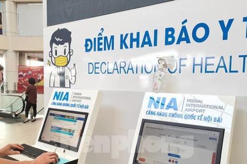 Chưa dùng được PC-COVID và Sức khỏe điện tử ở sân bay Nội Bài