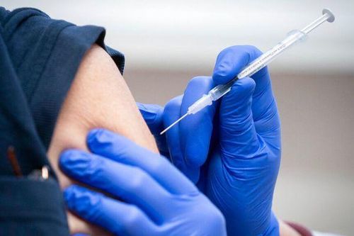 Tiêm đủ liều vắc xin Covid-19 và những lợi ích không ngờ