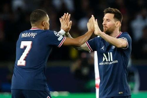 Messi và Mbappe cùng báo tin xấu, PSG sốt vót