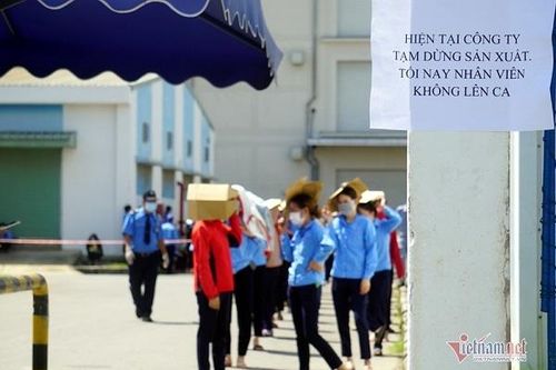 Ở vùng xanh, công nhân muốn đi làm vẫn phải tiêm 2 mũi vắc xin