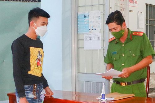 Bắt 2 thanh niên vụ nổ súng, rượt đuổi gây náo loạn ở Vĩnh Long