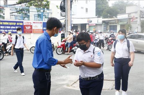 Bình Dương: Học sinh lớp 12 một số huyện vùng xanh được đi học lại
