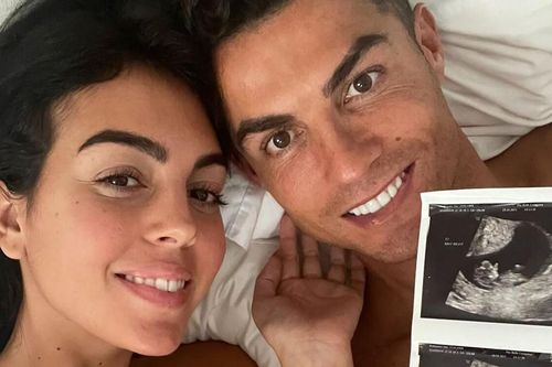 Ronaldo thông báo tin cực vui: Bạn gái Georgina đang mang song thai