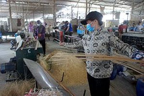 Tháo gỡ khó khăn về mặt bằng sản xuất kinh doanh cho doanh nghiệp: Tập trung quy hoạch và xây dựng cụm công nghiệpTin khácXét tặng danh hiệu 'Công dân Lạng Sơn ưu tú': Tôn vinh những tấm gương điển hìnhNỗ lực thực hiện Nghị quyết số 116