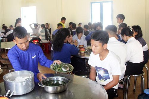 Trường THPT Lang Biang và mô hình nội trú dân nuôi