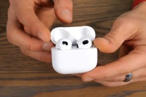 Kinh tế Khoa học - công nghệ So sánh AirPods 3 vs AirPods 2: Nên mua tai nghe nào?