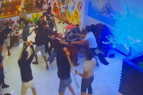 Hỗn chiến trong quán karaoke