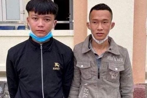Quảng Bình: Bắt tạm giữ khẩn cấp 2 đối tượng hành hung học sinh ngay cổng trường