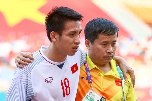 Hùng Dũng chạy đua cho AFF Cup 2020