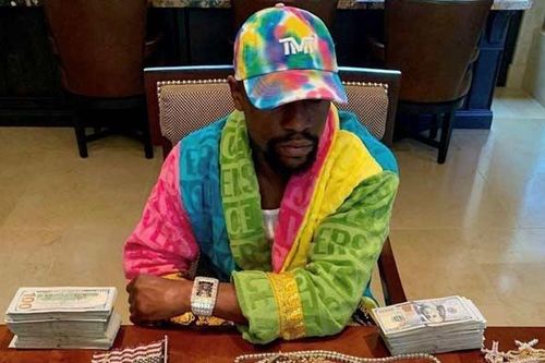'Độc cô cầu bại' Mayweather bị tố mua đồ không trả tiền