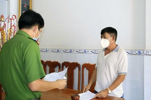 Bắt tạm giam nguyên cán bộ Công an liên quan đến đường dây vận chuyển 51kg vàng
