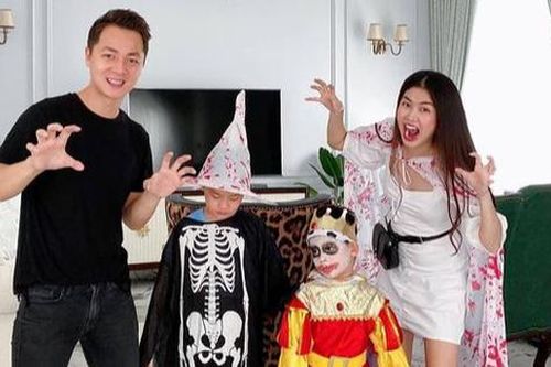 Dàn sao Vbiz cùng gia đình rộn ràng đón Halloween