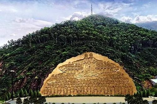 Lo ngại dự án điêu khắc tiền tỷ vào vách núi