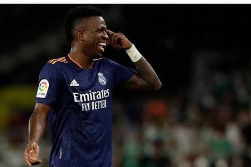 Real Madrid chật vật trở lại ngôi đầu