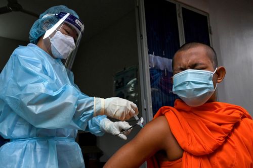 Campuchia cấp phép sử dụng khẩn cấp vaccine Sputnik V của Nga