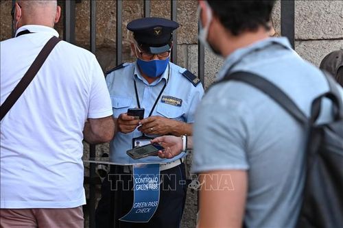 Italy gia hạn quy định chống dịch đối với khách quốc tế