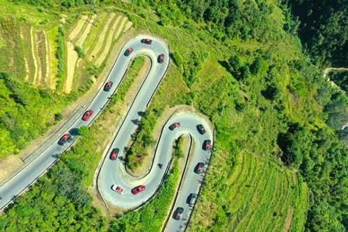 3 đoạn đường hiểm trở và ngoạn mục khó tin ở Hà Giang không thua Mã Pí Lèng