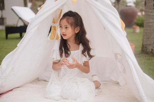 Hà Kiều Anh khoe visual con gái đẹp rạng ngời nhân dịp sinh nhật, hoa hậu tương lai là đây chứ đâu!