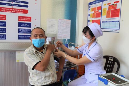 Các địa phương tiếp tục triển khai tiêm vắc xin phòng Covid-19