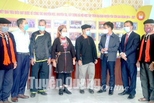 Yên Sơn gặp mặt đại biểu tiêu biểu thực hiện nếp sống văn minh trong việc cưới, việc tang