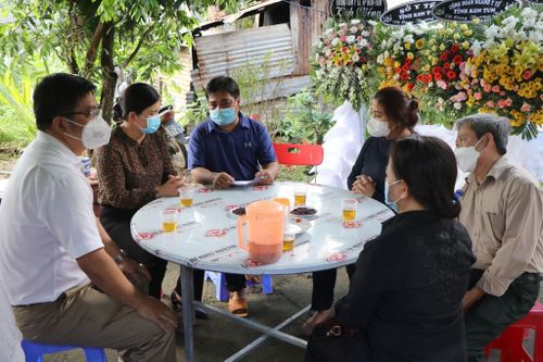 Truy tặng bằng khen cho nữ bác sĩ tử nạn sau ca trực tại chốt kiểm dịch