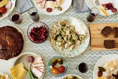 Thú vị về điều người Nga lo sợ khi mời khách tới nhà