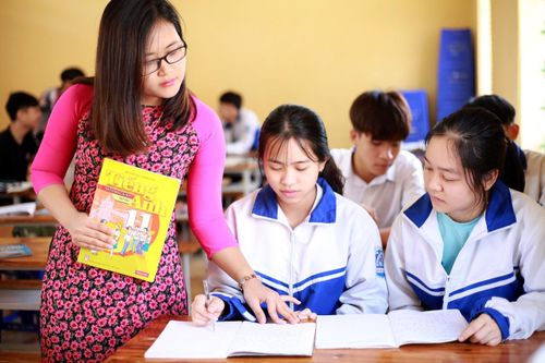 Cô giáo dân tộc Mường nhận Giải thưởng Công chúa Thái Lan Maha Chakri