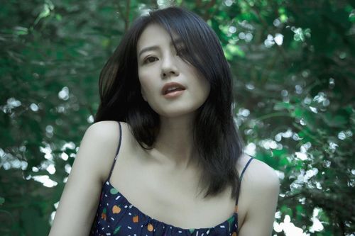 Cao Viên Viên bị chê già và tiêu chuẩn sắc đẹp lệch lạc