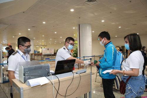 Đón du khách quốc tế: Chậm nhưng phù hợp