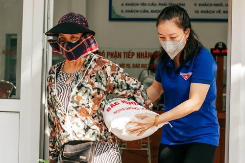 Hà Nội hỗ trợ trên 3.100 tỷ đồng cho người dân bị ảnh hưởng Covid-19