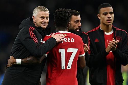 MU: Sơ đồ 3 hậu vệ đã 'cứu' Solskjaer thế nào?
