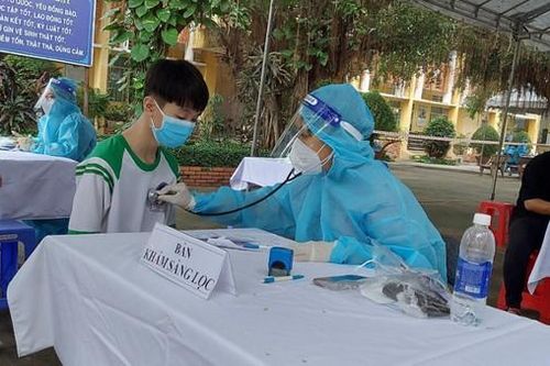 Bộ Y tế bổ sung các yếu tố sàng lọc trước tiêm vaccine COVID-19 cho trẻ em