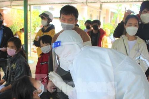 Thêm học sinh dương tính SARS-CoV-2, Buôn Ma Thuột thí điểm cách ly F1 tại nhà