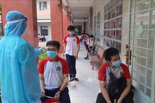 Tình hình COVID-19 tuần từ 25-31/10: Số ca nhiễm mới tăng trở lại; Các địa phương tiêm vaccine cho trẻ em