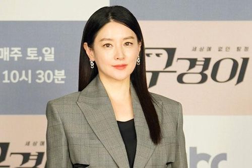 'Dae Jang Geum' Lee Young Ae gây sốc với nhan sắc đỉnh cao, đẹp không tì vết ở tuổi 50