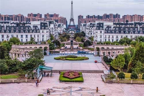 'Paris thu nhỏ' ở châu Á giống bản gốc đến khó tin, từng bị ví là 'thành phố ma'