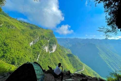 Điểm cắm trại hot nhất Hà Giang: Không wifi, chỉ có cảnh quan tuyệt mỹ như tranh