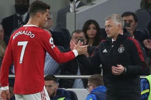 'Để MU đá với sơ đồ 3-5-2 không phải kế hoạch của Solskjaer'