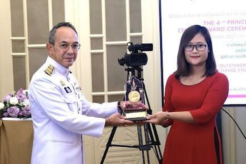 Cô giáo Việt Nam nhận giải thưởng Công chúa Thái Lan 2021