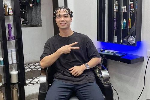 Công Phượng gây sốt với mái tóc 'độc, lạ' theo phong cách rapper
