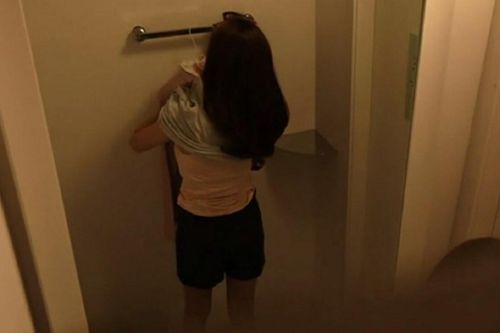 Hiệu trưởng trường tiểu học bị bắt vì đặt máy quay lén trong nhà vệ sinh nữ