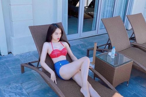 Hương Giang tung ảnh mlem mlem, chốt hạ Halloween với màn cosplay người yêu anh