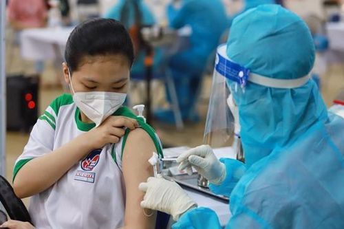TP.HCM, Bình Dương, Ninh Bình quyết liệt triển khai tiêm phòng vaccine cho học sinh