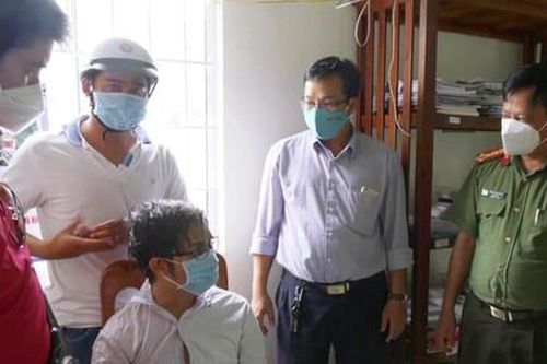 Khởi tố kẻ đâm vợ chồng nguyên giám đốc sở trọng thương để cướp tài sản