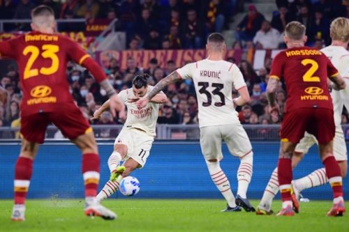 Ibrahimovic ghi tuyệt phẩm hạ đội bóng Mourinho dẫn dắt