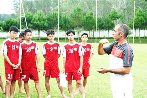 HLV Graechen chỉ ra những cầu thủ Hoàng Anh Gia Lai đủ sức xuất ngoại