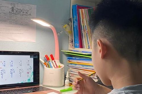Lo gian lận khi kiểm tra trực tuyến