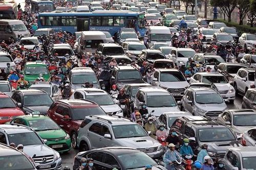 Sau Hà Nội đến lượt TP.HCM đề xuất thu phí ô tô đi vào trung tâm thành phố